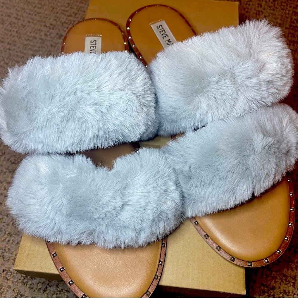Steve Madden grey fur sandals